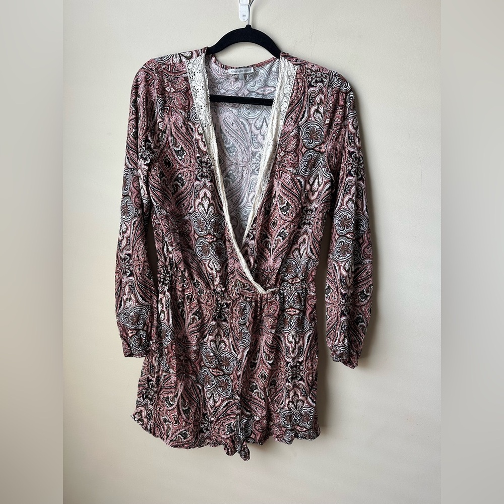 Charlotte Russe Women’s  Shorts Romper Size Large Paisley Print